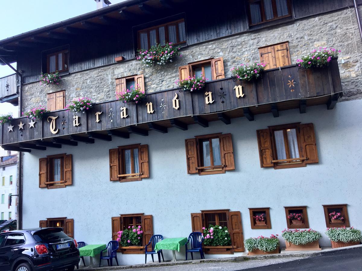 Albergo Meuble Tarandan Forni di Sopra Buitenkant foto